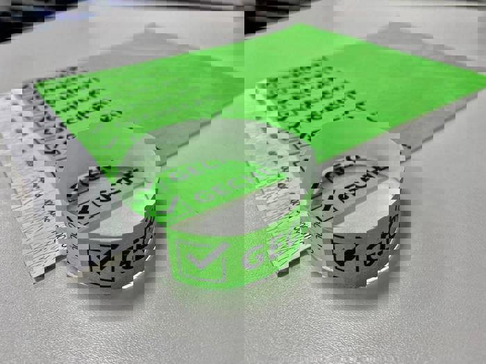 Polsbandje voor QR-code controle
